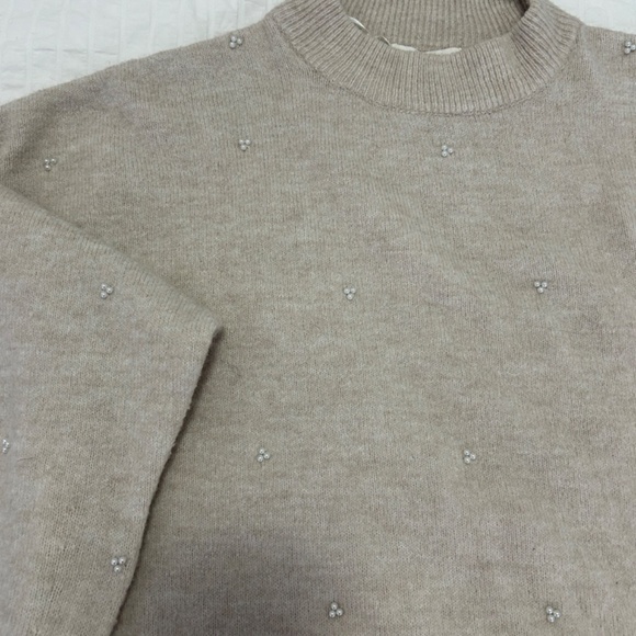 H&M Women’s Pearl Beaded Sweater - Picture 2 of 3